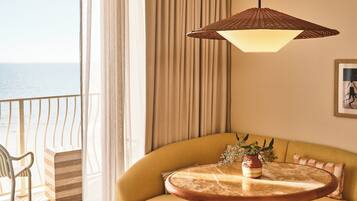 Zimmer, 1 King-Bett, Meerseite (Dune House Preview, Corner) | Hochwertige Bettwaren, Pillowtop-Betten, Minibar, Zimmersafe