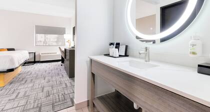 La Quinta Inn & Suites by Wyndham Jacksonville Mandarin