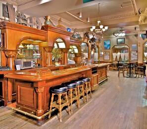 Bar (in der Unterkunft)