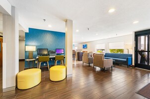 Área de estar no saguão