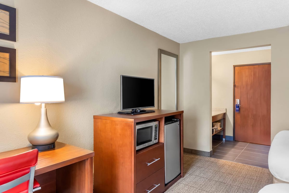 Standard Room, 2 Double Beds, Non Smoking