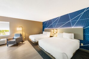 Rom, 2 queensize-senger, ikke-røyk (Efficiency, Upgrade) | Sengetøy av topp kvalitet, skrivebord og blendingsgardiner