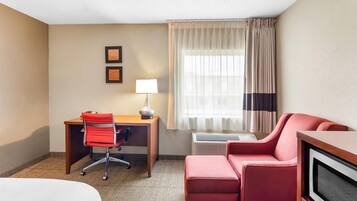 Standard Room, 1 King Bed, Non Smoking | Premium bedding, desk, blackout drapes, iron/ironing board