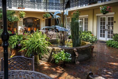 Eliza Thompson House, Historic Inns of Savannah Collection