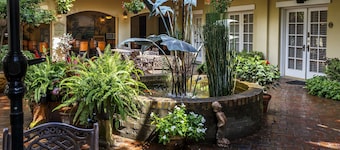 Eliza Thompson House, Historic Inns of Savannah Collection