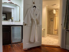 Lower Level King - Chatham Room | Bathroom - Eliza Thompson House, Historic Inns of Savannah Collection (Savannah)