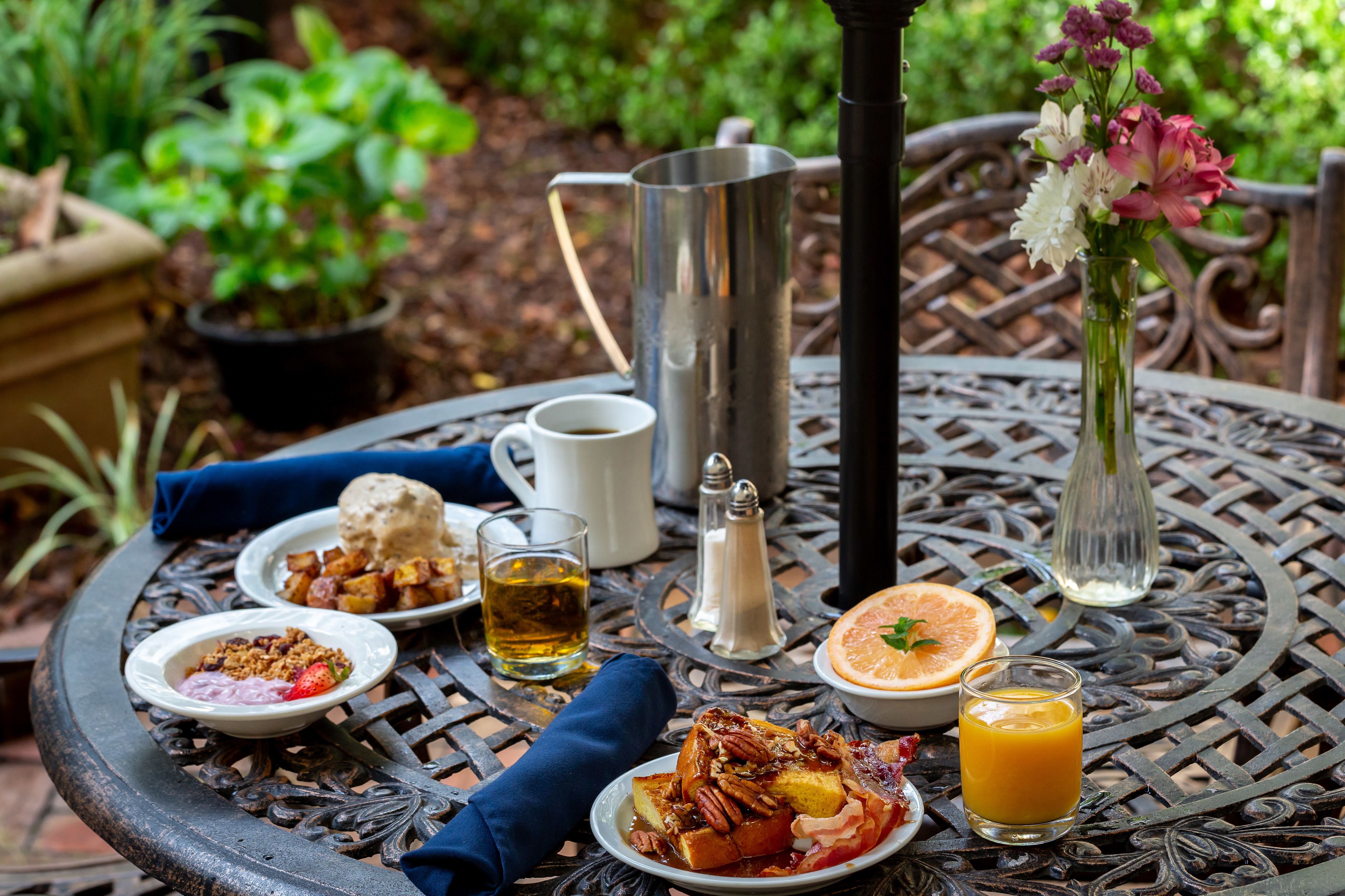 Free daily continental breakfast