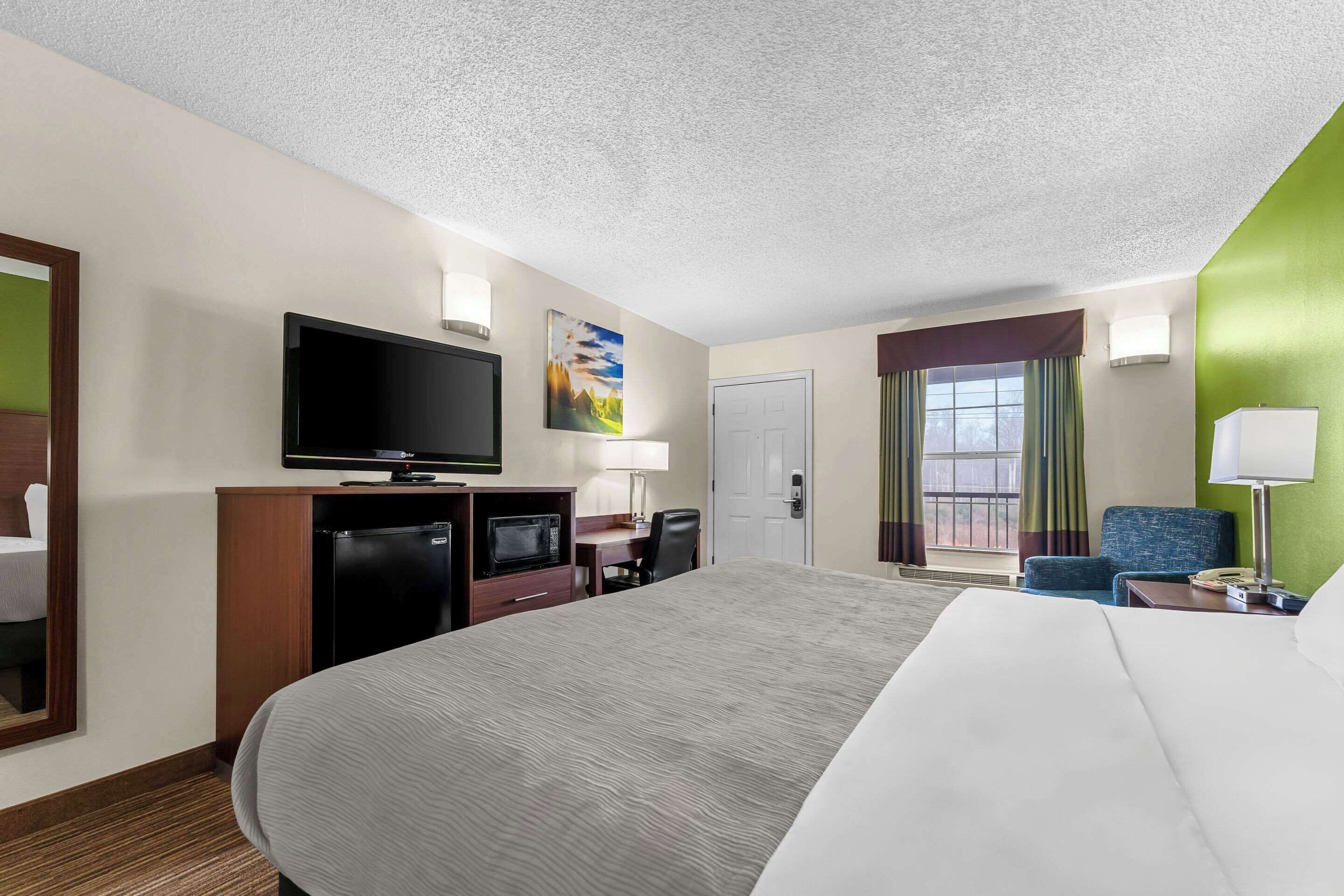 desk, iron/ironing board, free wifi, bed sheets