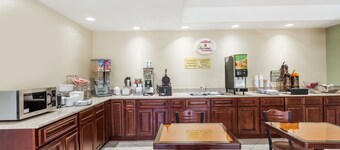 Super 8 by Wyndham Statesboro