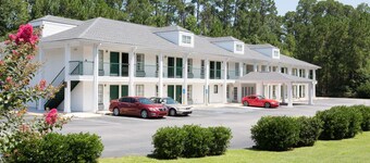 Super 8 by Wyndham Statesboro
