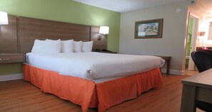 Standardzimmer, 1 Queen-Bett, Nichtraucher, Kühlschrank und Mikrowelle