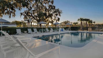 Seasonal outdoor pool