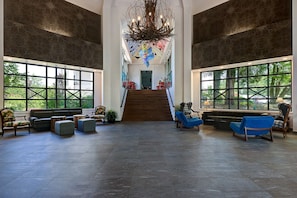 Lobby - Tarrytown House Estate (Tarrytown)