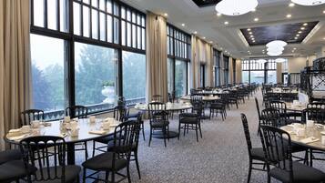 Frukostbuffé varje dag (USD 29.95 per person)