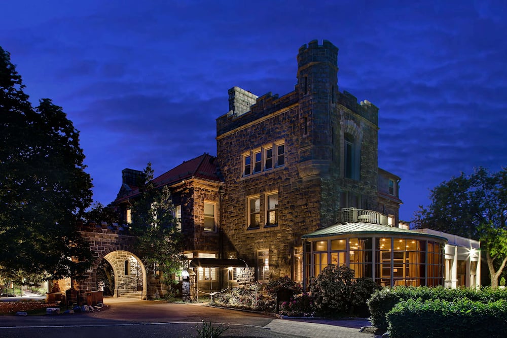 Tarrytown House Estate