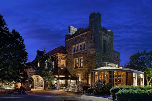 Tarrytown House Estate