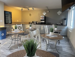 Free daily continental breakfast