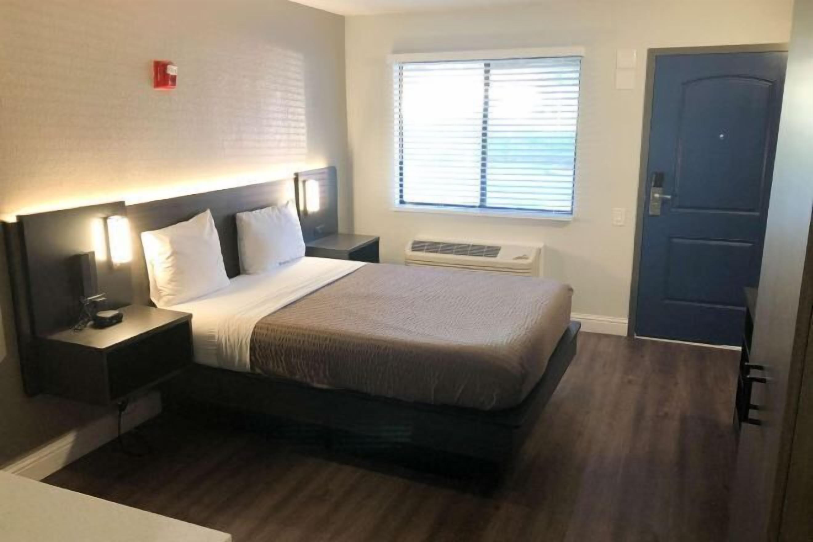 Desk, blackout curtains, iron/ironing board, free WiFi