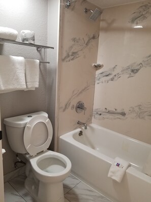 Standard Room, 1 Queen Bed, Non Smoking, Kitchenette | Bathroom | Free toiletries, hair dryer, towels, soap