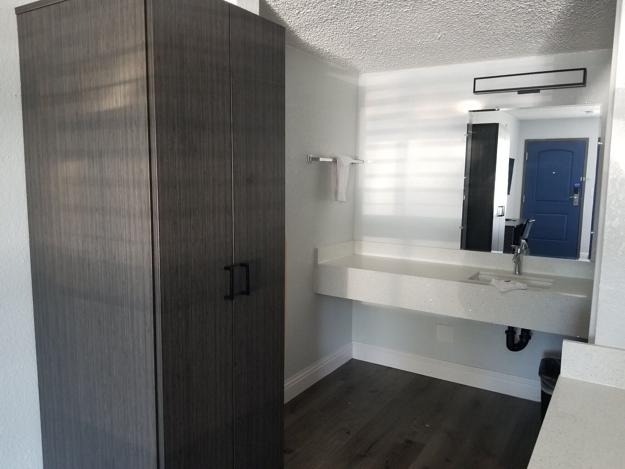 Photo - Studio 6 Sacramento, CA Natomas