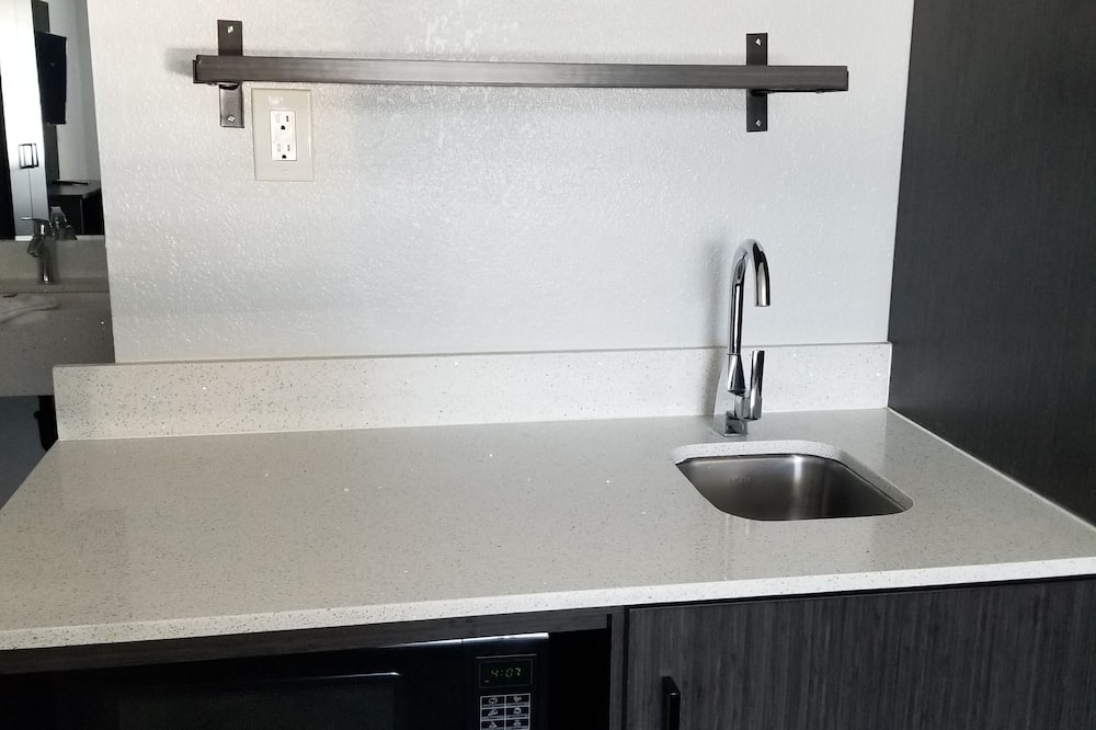 Studio 6 Sacramento, CA - Natomas & SMF Airport