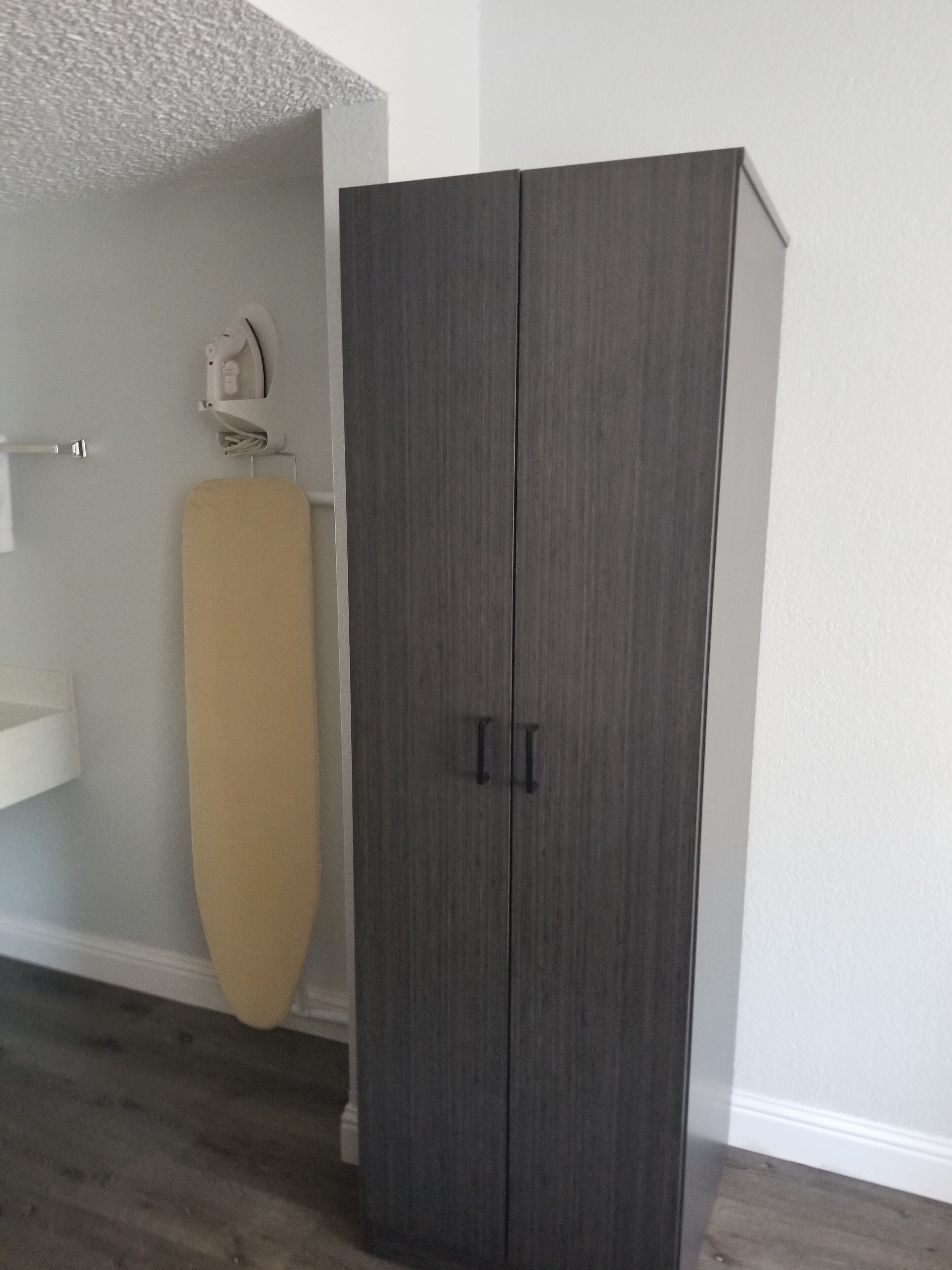 Photo - Studio 6 Sacramento, CA Natomas