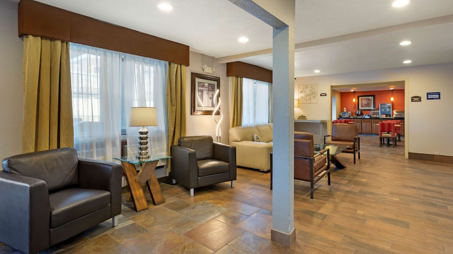 Best Western Plus Altoona Inn