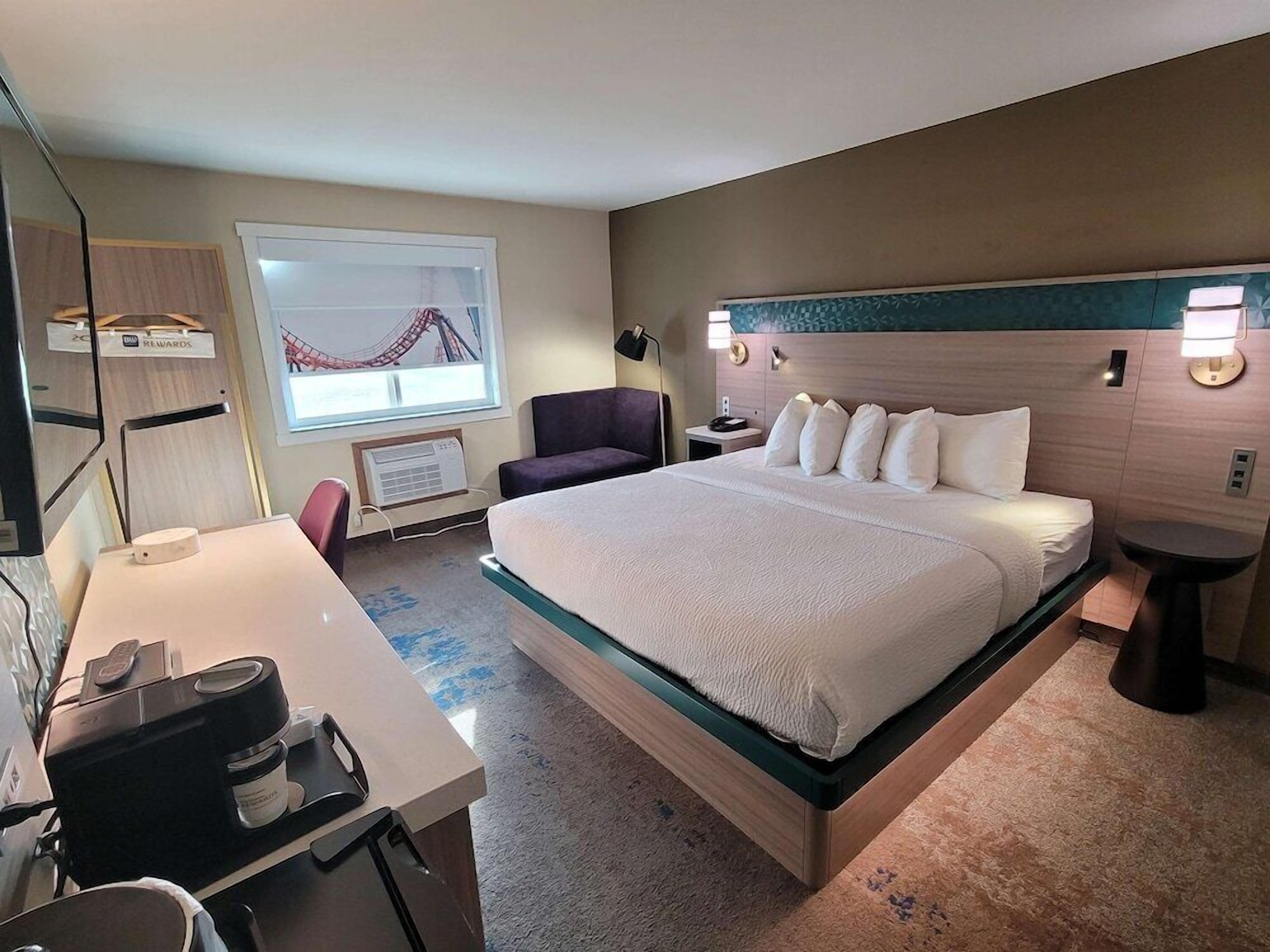 In-room safe, desk, laptop workspace, iron/ironing board