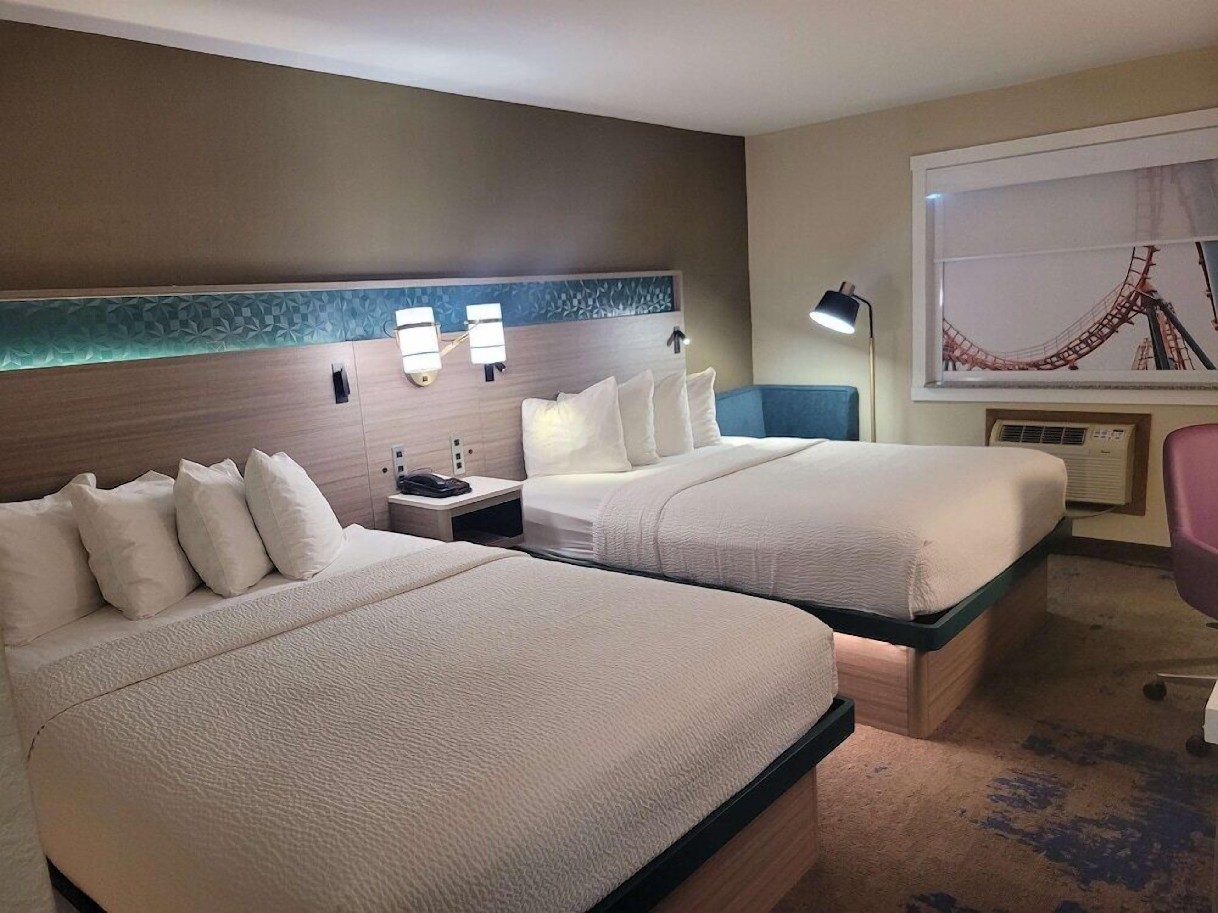 In-room safe, desk, laptop workspace, iron/ironing board