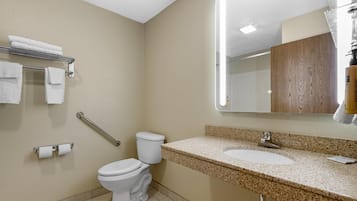 Kombinasi shower/bathtub dan perlengkapan mandi gratis