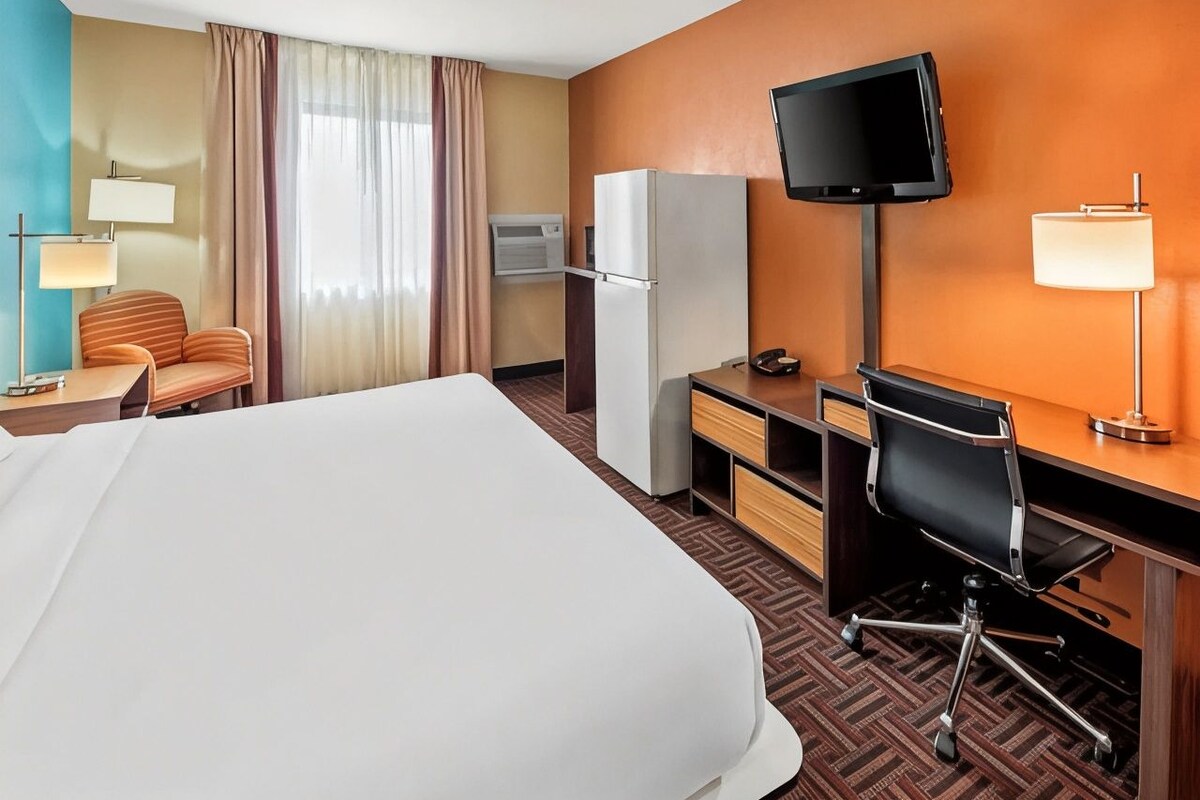 Desk, laptop workspace, iron/ironing board, rollaway beds (surcharge)
