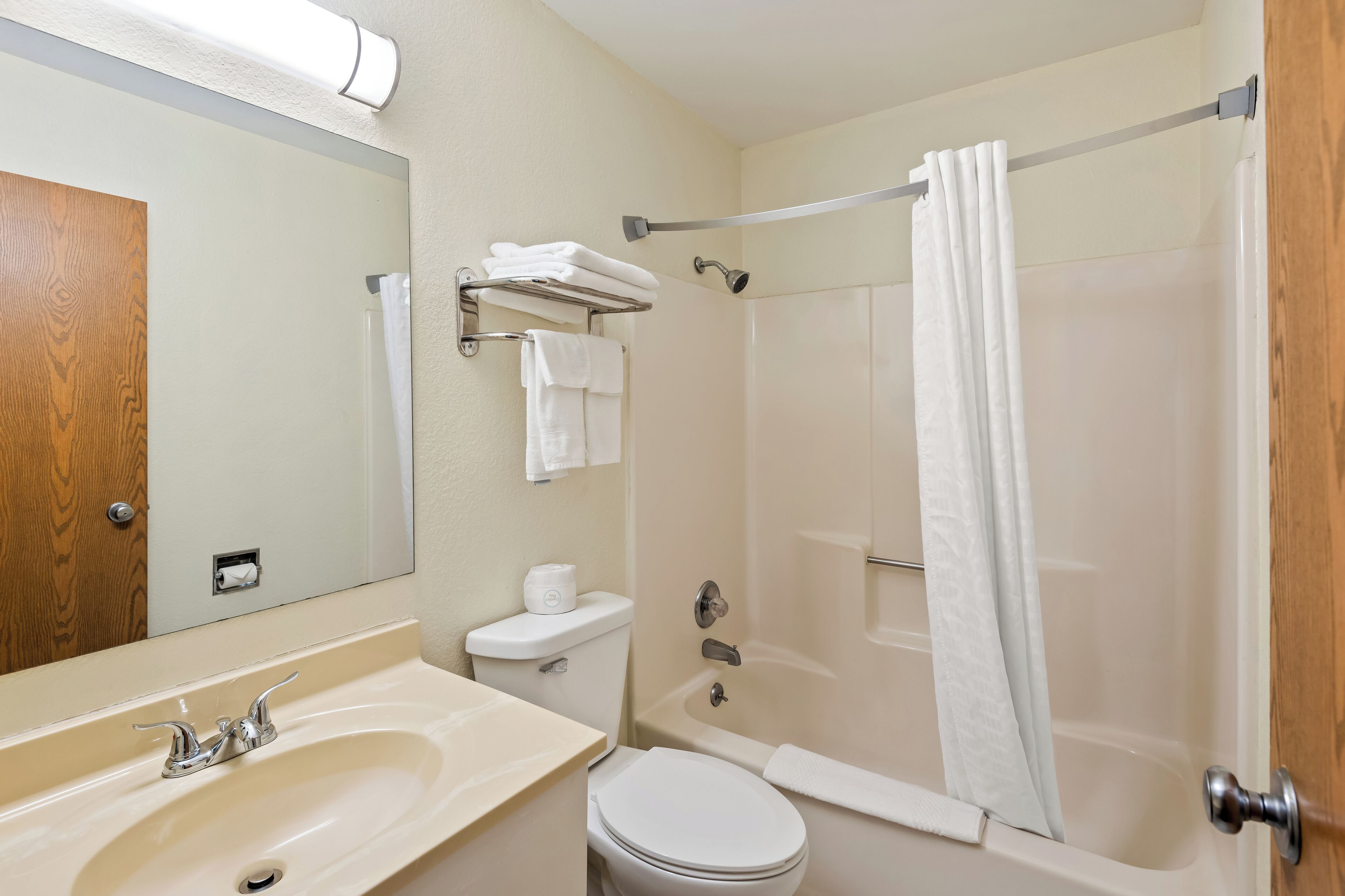 Chambre Standard, 2 grands lits, non-fumeur | Salle de bain