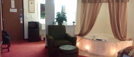 Room, 1 King Bed, Jetted Tub | Jetted tub