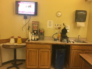 Bar (on property) - Select Inn Breckenridge (Breckenridge)