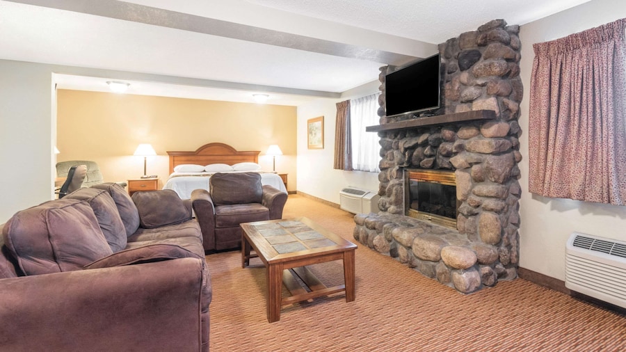 Super 8 by Wyndham Bemidji MN