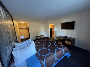 Studio Suite, 1 King Bed, Non Smoking | Desk, blackout drapes, iron/ironing board, free WiFi