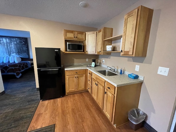 Fridge, microwave, coffee/tea maker
