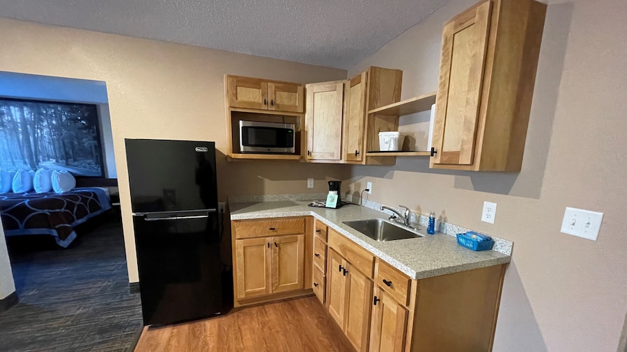 Super 8 by Wyndham Bemidji MN