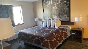 Studio Suite, 1 Katil Raja (King), Non Smoking | Meja, langsir/tirai gelap terus, seterika/papan seterika, Wi-fi percuma