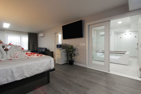 Pillow-top beds, desk, laptop workspace, blackout curtains - Envi Boutique Hotel Henderson-Evansville South (Henderson)