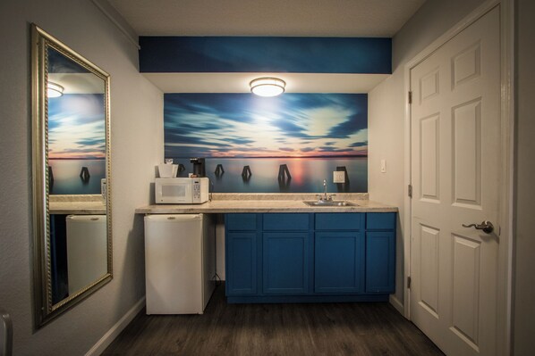 Microwave - Envi Boutique Hotel Henderson-Evansville South (Henderson)