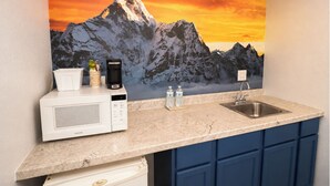 65-inch flat-screen TV with digital channels - Envi Boutique Hotel Henderson-Evansville South (Henderson)