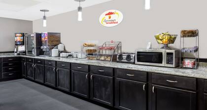 Super 8 by Wyndham Logansport