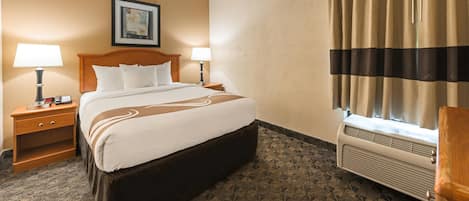 1 Queen Bed, Nonsmoking | Työpöytä, silitysrauta/-lauta, lisävuoteet, ilmainen Wi-Fi