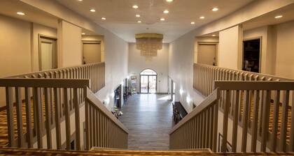 Quality Inn & Suites Portage Central