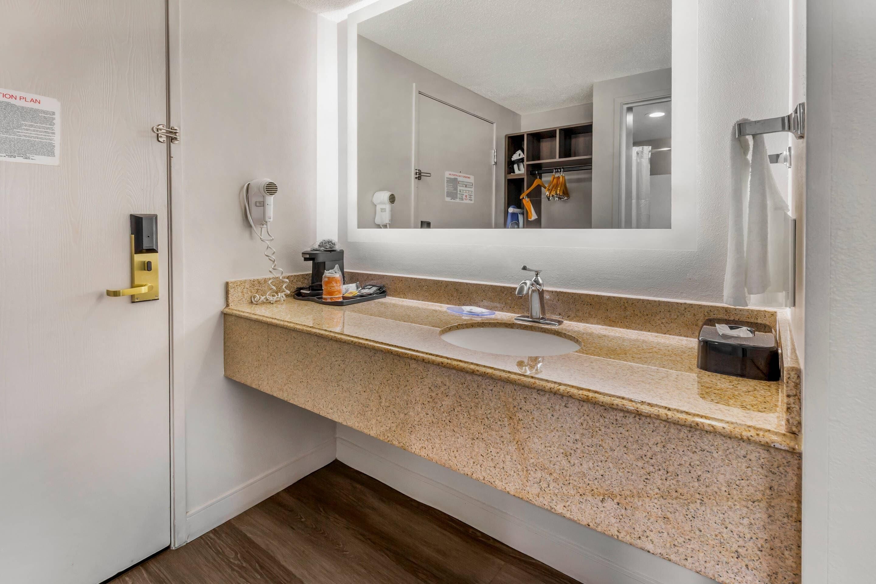 standard room, 1 king bed, non smoking | premium bedding, desk, iron/ironing board, free cots/infant beds