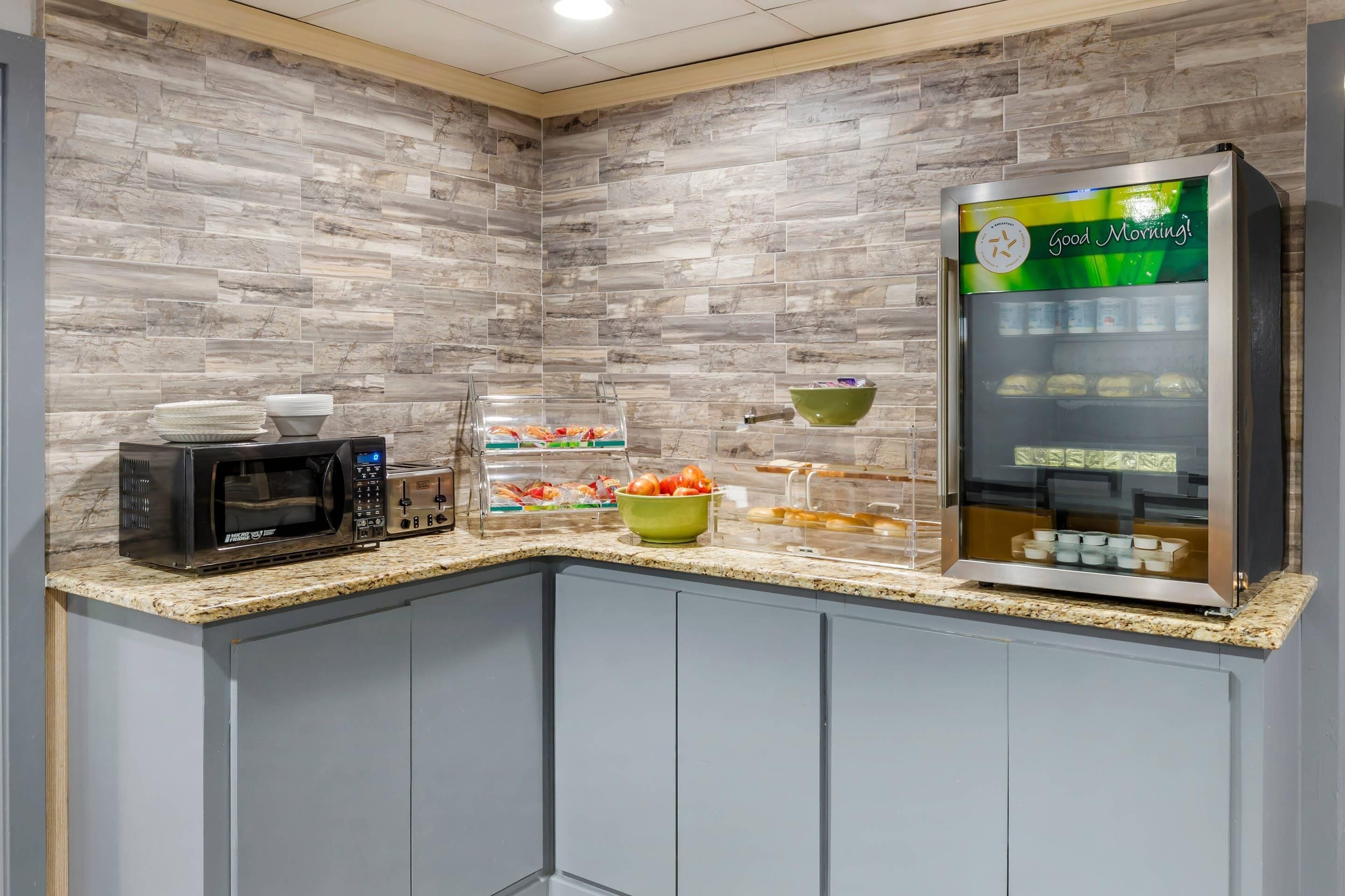 Tägliches inbegriffenes kontinentales Frühstück