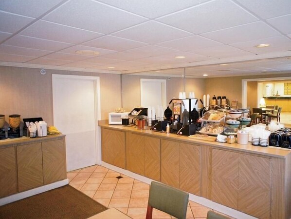 Free daily continental breakfast