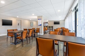 Free daily continental breakfast 