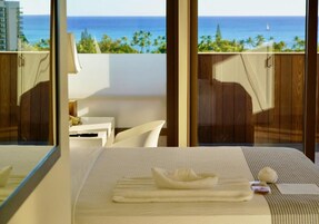 In-room safe, cribs/infant beds, bed sheets